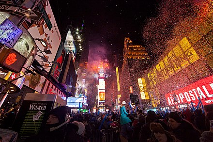 440px-Working_New_Years_Eve_Social_Media_for_NBC_(9234114888)