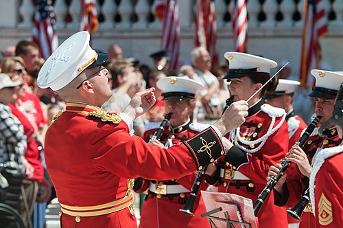 500px-Remembering_the_fallen_at_ANC_on_Memorial_Day_150525-A-FT656-762