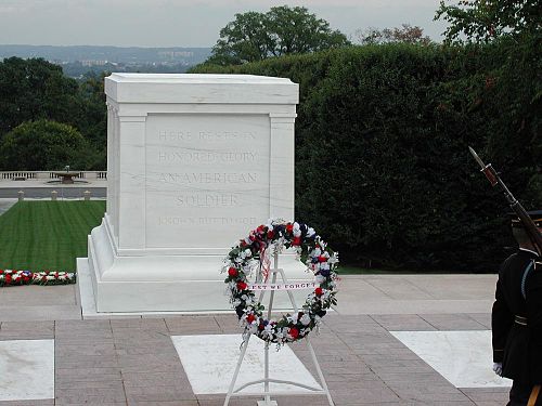 500px-Tomb_of_the_Unknowns